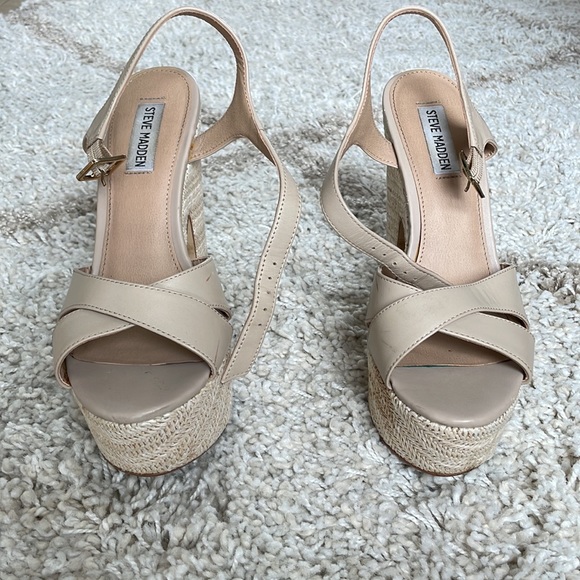 Beige Steve Madden high heels - Picture 2 of 5